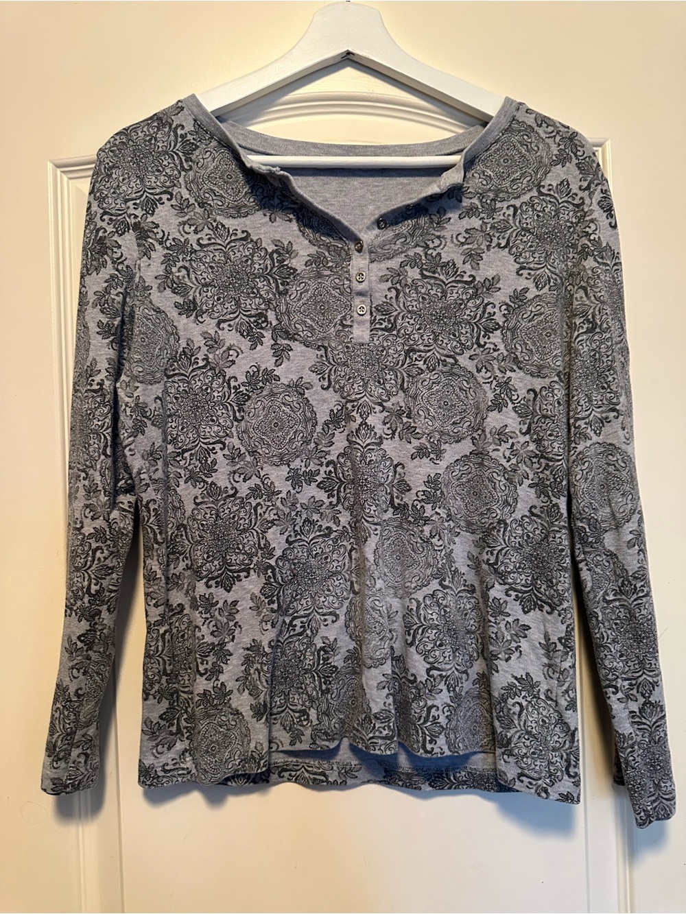Women’s Long-Sleeve Henley Top in Light Gray with Black Print